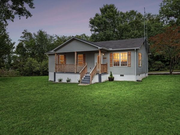 1297 Buncombe Rd , Belvidere, TN 37306