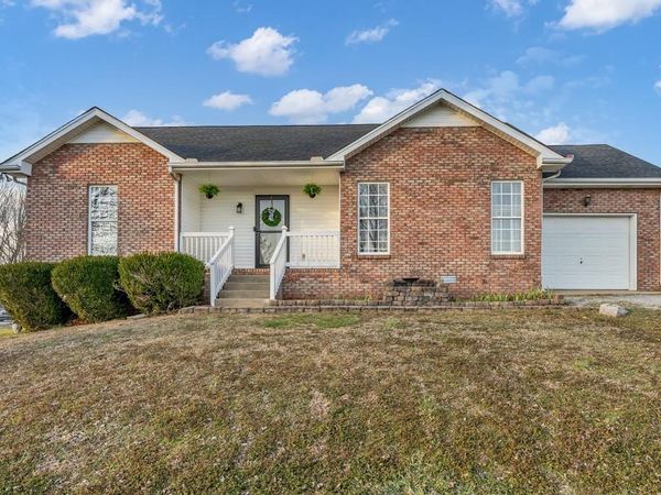 1085 Heatherwood Rd , Pleasant View, TN 37146