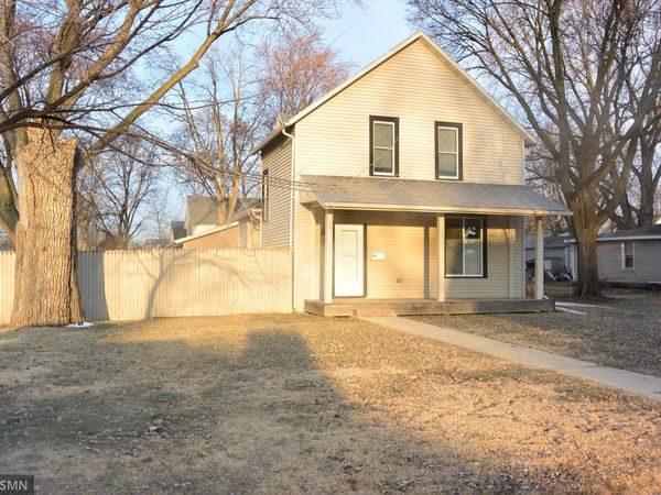 707 Ford Avenue N, Glencoe, MN 55336