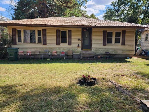 510 5th Street E , DeWitt, AR 72042