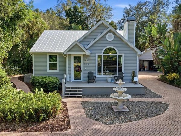 270 River Oaks Dr , La Belle, FL 33935