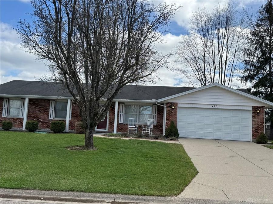 210 Baker Lane, Carlisle, OH 45005 Photo 1