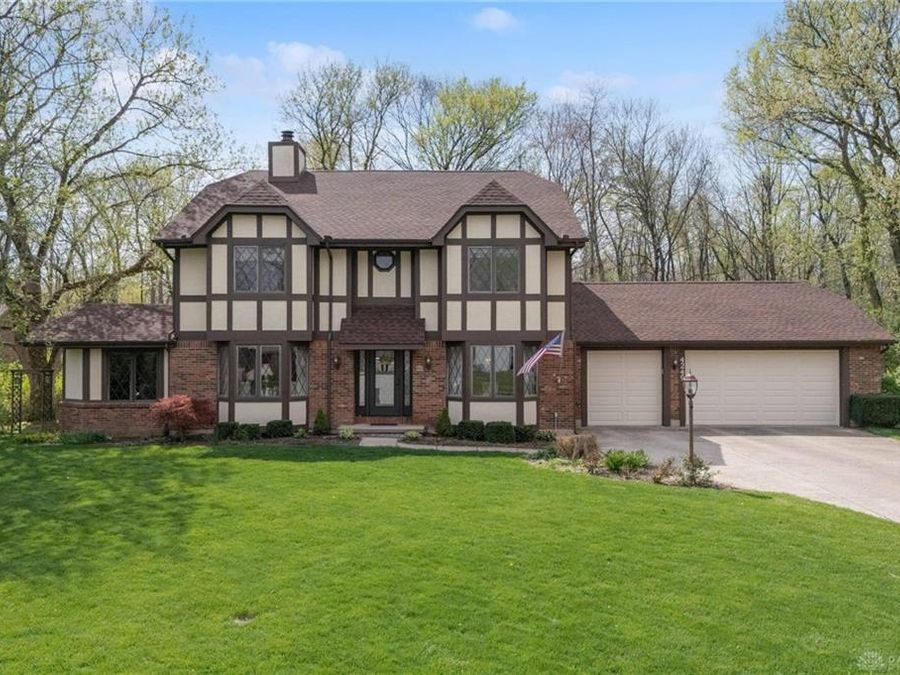 4249 Brewsters Run Court, Bellbrook, OH 45305 Photo 1