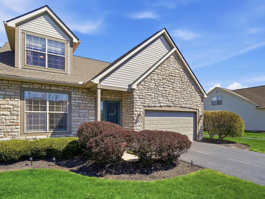 200 Pebble Creek Drive , Pataskala, OH 43062 Photo 1