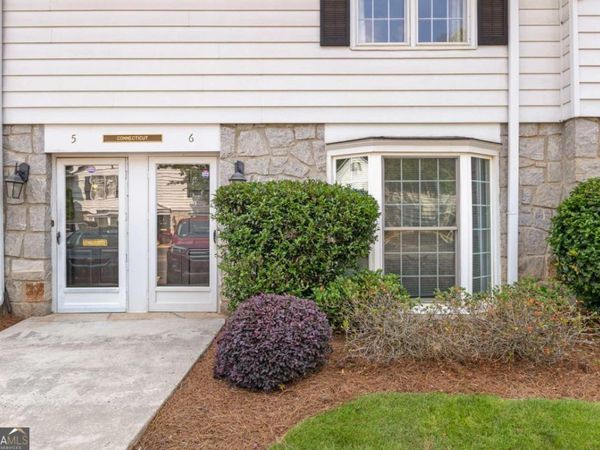 136 Peachtree Memorial Drive NW, Unit CT-6, Atlanta, GA 30309