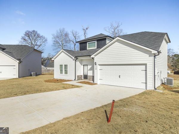 111 Bulloch Court, Byron, GA 31008