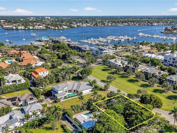 709 Broad Ave S , NAPLES, FL 34102