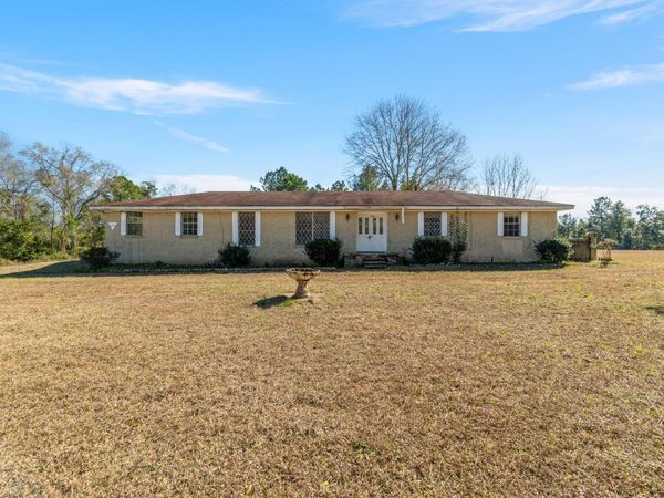 180 Ralston Rd., Hattiesburg, MS 39401