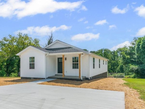 228 Hillcrest Dr N, Carthage, TN 37030