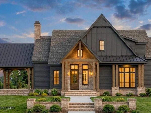 1 Forest Creek Pkwy , Oak Ridge, TN 37830