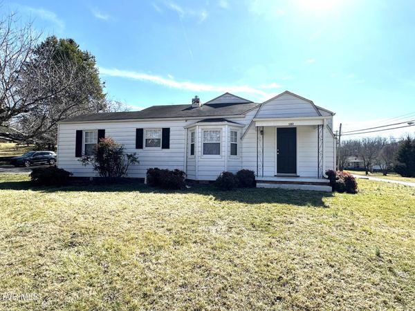 102 Woodland Drive, Johnson City, TN 37601