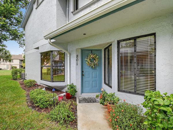 801 Harbour Pointe Way , Greenacres, FL 33413