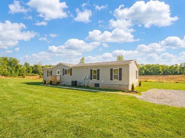 1890 Mosley Ferry Rd , Chapmansboro, TN 37035