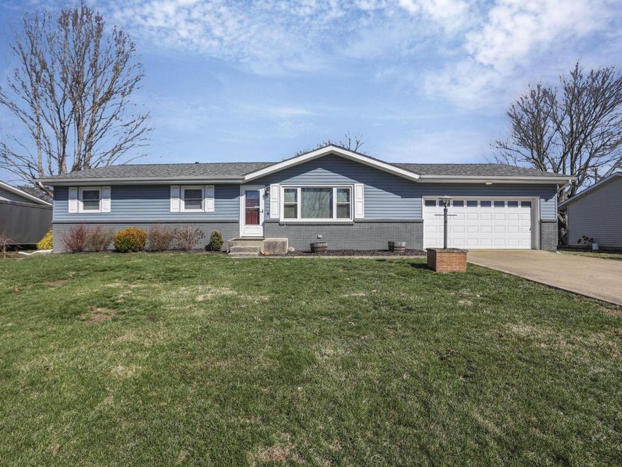 130 Gregory Drive , Newark, OH 43055 Photo 1