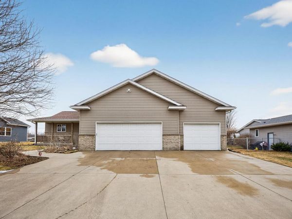 303 9th Street NW, Dodge Center, MN 55927