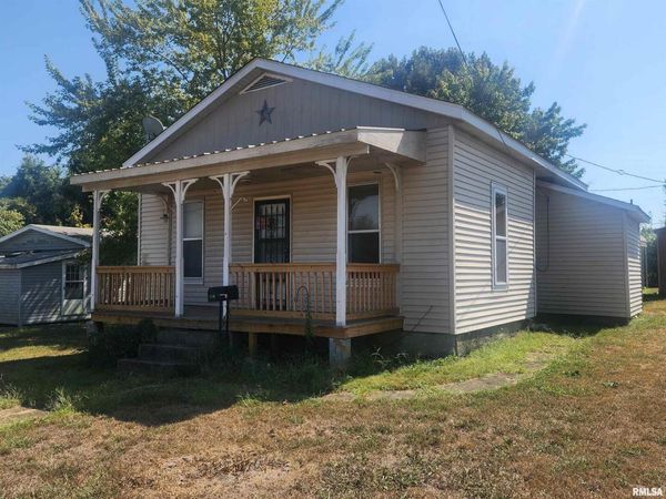 718 W WATER Street , Pinckneyville, IL 62274