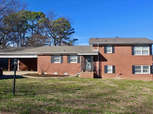 916 Twin Oaks Ave , Jonesboro, AR 72401