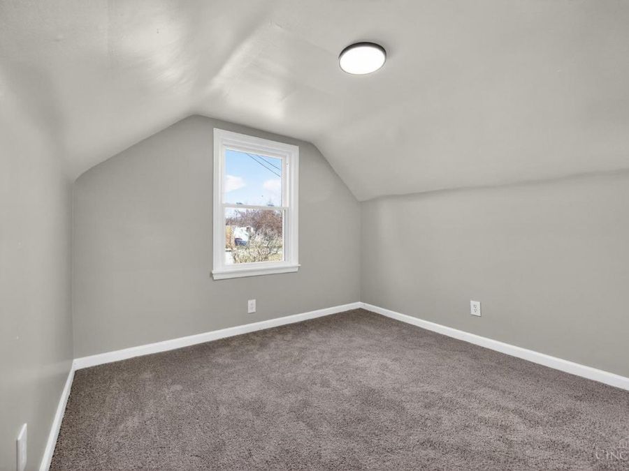 48 Damon Road, Greenhills, OH 45218 Photo 33
