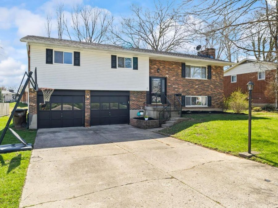 215 Lindell Drive, Germantown, OH 45327 Photo 1