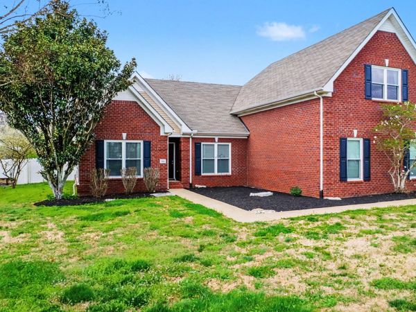 1816 Potters Ct , Murfreesboro, TN 37128