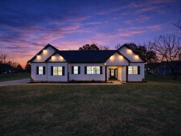 90 Kings Ln , Tullahoma, TN 37388