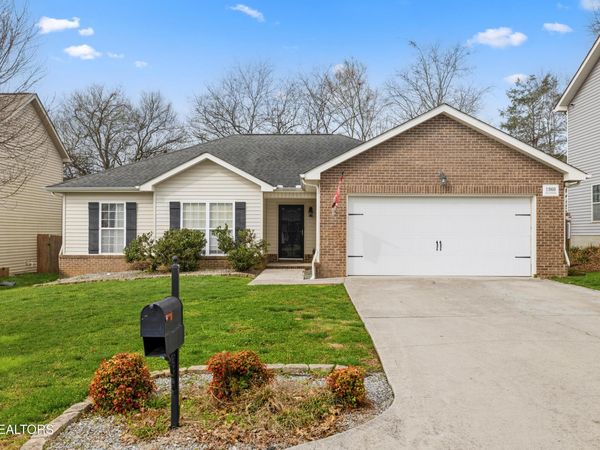 1960 Mahogany Wood Tr, Knoxville, TN 37920