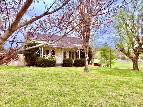 54 Horseshoe Bend Ln , Elmwood, TN 38560