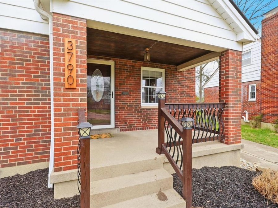 3790 N Broadlawn Circle, Silverton, OH 45236 Photo 2