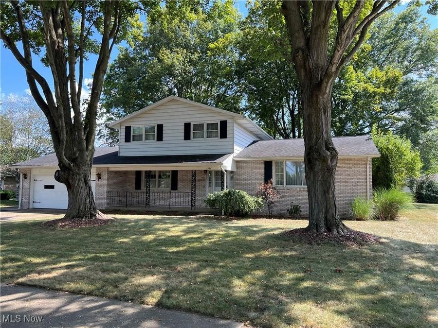 1354 Independence Circle SE, New Philadelphia, OH 44663 Photo 1