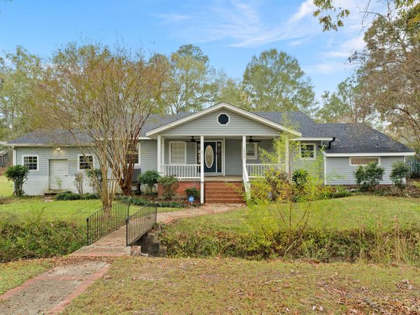 1902 Camp St., Hattiesburg, MS 39401