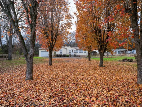 15235 Us 11 , Trenton, GA 30752