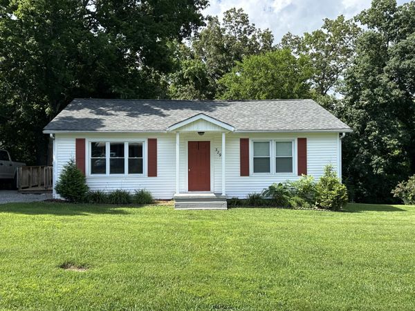 329 Castle Ln , Dover, TN 37058