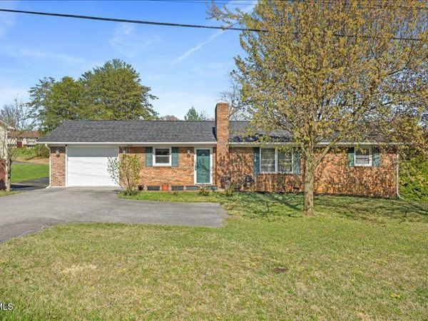 1605 Southwest Avenue, Johnson City, TN 37604