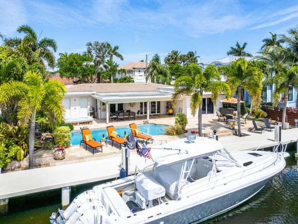 2330 NE 48th Street NE, Lighthouse Point, FL 33064