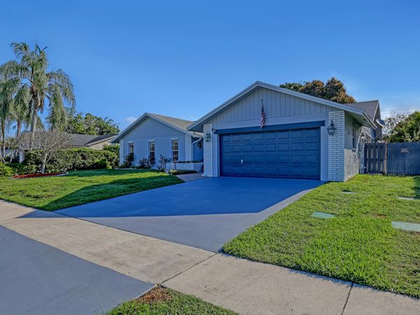 121 Granada Street , Royal Palm Beach, FL 33411