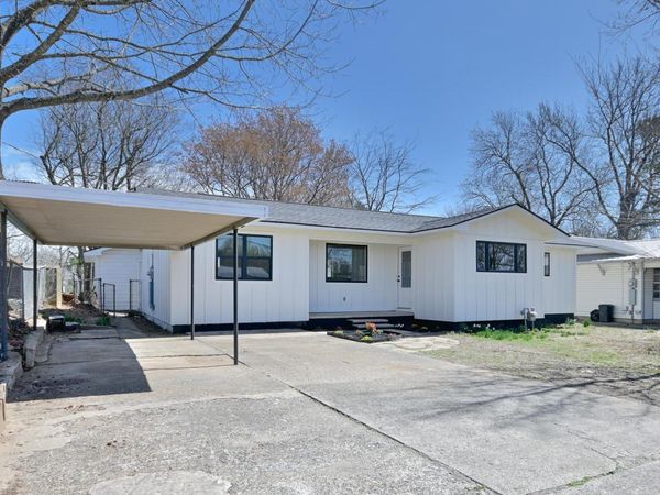 305 N Reine Street , Mena, AR 71953