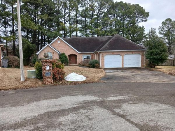 1110 11th S , Paragould, AR 72450