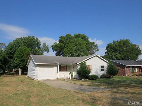 611 23rd Street , Carlyle, IL 62231