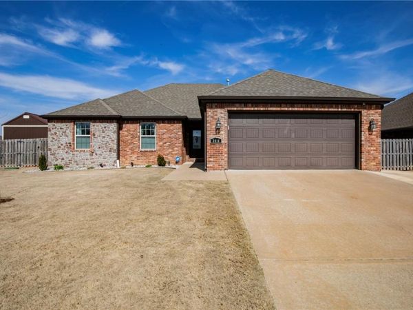 2014 Price Avenue , Lowell, AR 72745