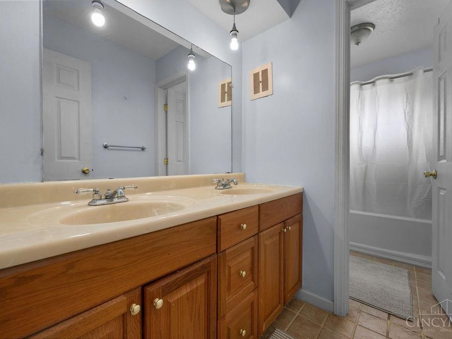 805 Weymouth Court, Springdale, OH 45240 Photo 28
