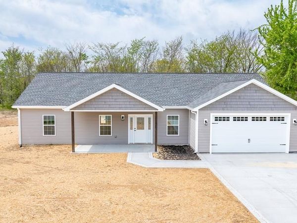 7195 Old Madisonville Rd , Hopkinsville, KY 42240