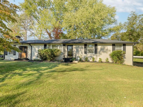 1015 Lockertsville Rd , Ashland City, TN 37015