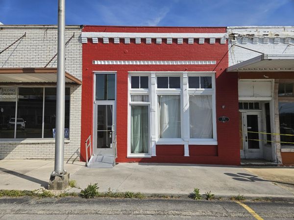 108 N Public Sq , Alexandria, TN 37012