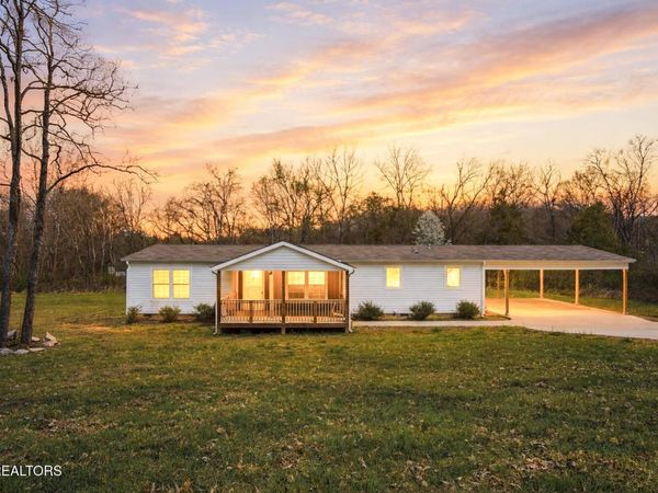 129 W Vinegar Valley Rd, Friendsville, TN 37737