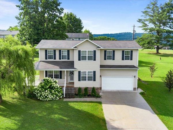 168 Thelma Circle, Jacksboro, TN 37757