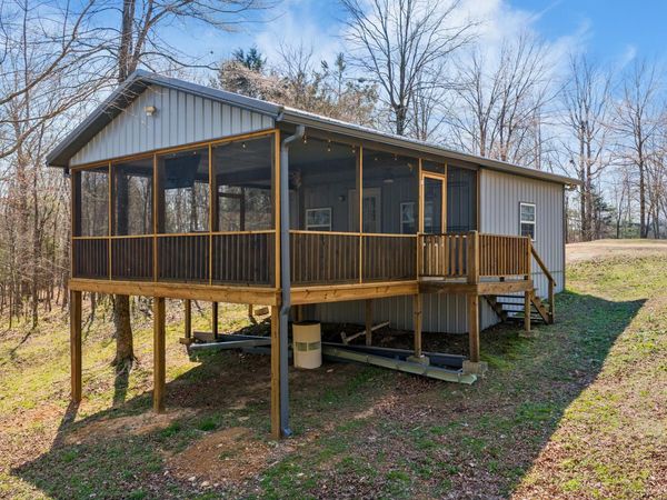 1029 Pine Tree Dr , Parsons, TN 38363