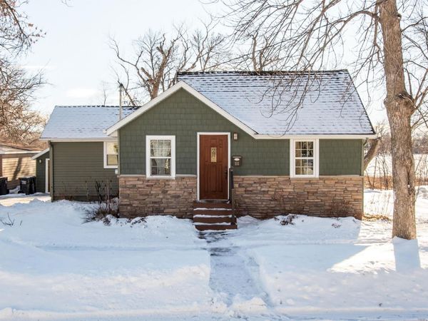 111 W 4th Street , Morris, MN 56267