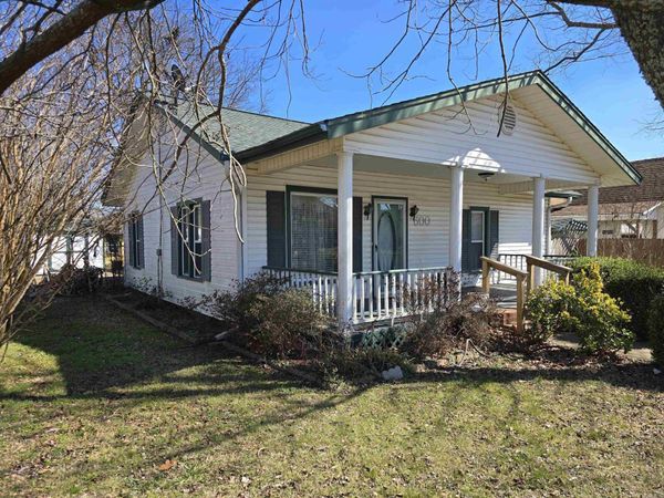 600 Fourth St , Mena, AR 71953