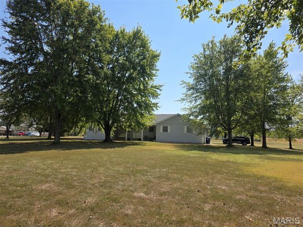 35 Hickory Street , Nashville, IL 62263