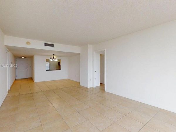 3675 N Country Club Dr , Unit 1610, Aventura, FL 33180